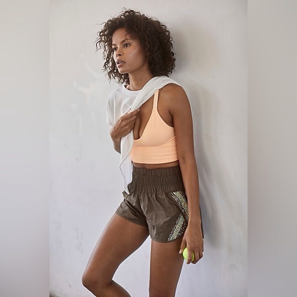 FP Movement The Way Home Embroidery Shorts army green size M - Picture 1 of 8